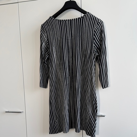 Nordic Tricot by Ivana Helsinki Mini Black White Striped Dress with 3/4 Sleeves - Picture 11 of 14